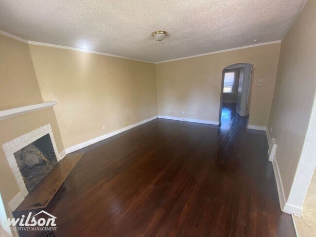 Foto del edificio - 211 -213 South 16th Avenue (02-10)