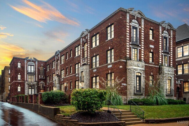 Foto del edificio - 6218 Northwood Ave