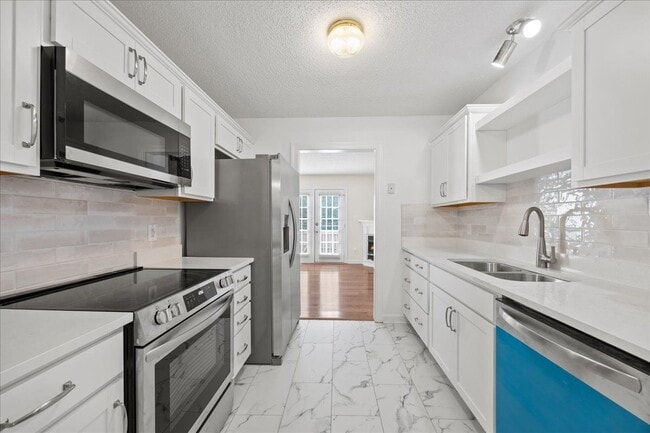 Foto del edificio - 1932 Stroll Cir