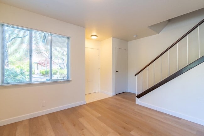 Building Photo - 1130 Terra Nova Blvd
