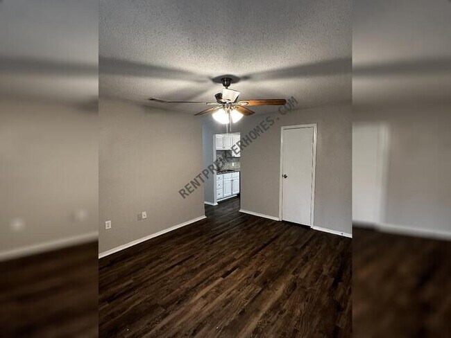 Foto del edificio - 5512 Parker St