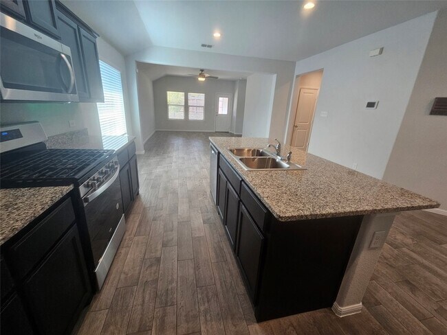 Foto del edificio - 2320 Stallings Rd