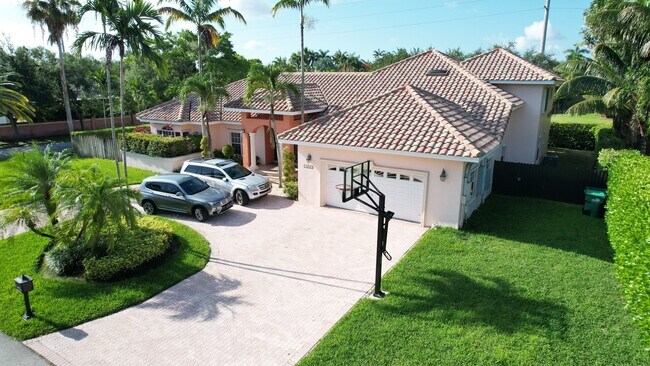 Building Photo - 10800 SW 135th Ter