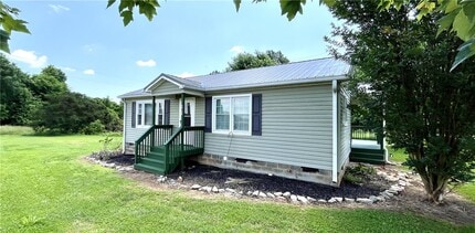 Building Photo - 393 Snow Creek Rd