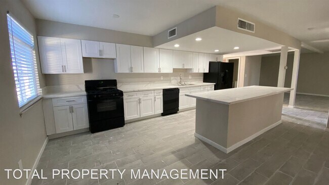 Building Photo - 4 br, 2.5 bath House - 600 Dolores Dr