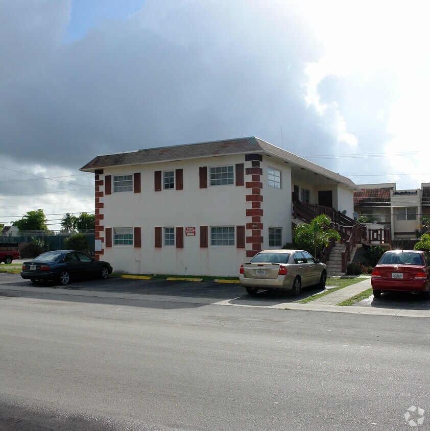 Building Photo - 1670 NW 58th Ter