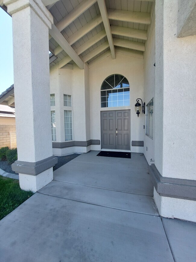 Building Photo - 14052 Driftwood Dr