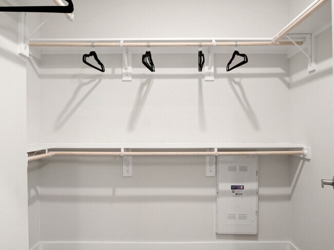 Foto del edificio - 23100 Clay Rd