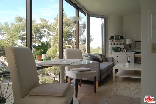 Building Photo - 4316 Marina City Dr