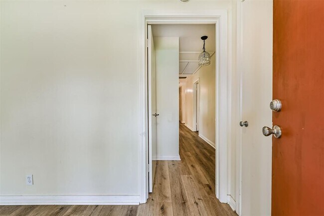 Foto del edificio - 3022 Broadmead Dr