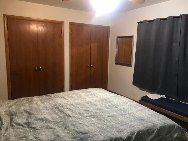 Dormitorio principal - 2400 S 92nd St