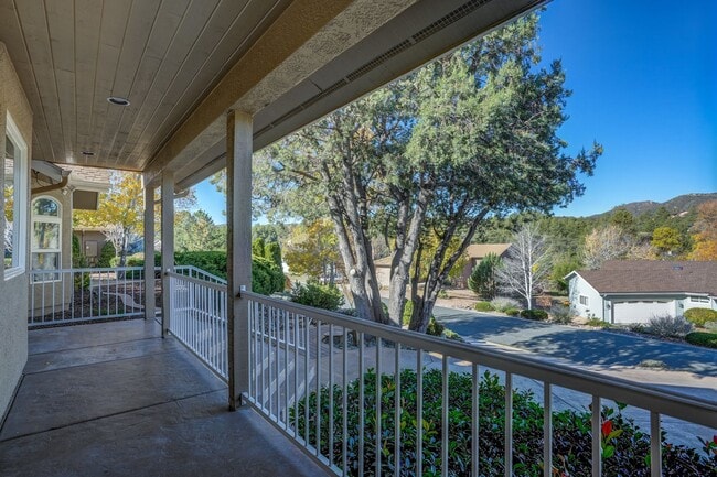 Building Photo - Extra spacious 3 bed 2 bath home in Kingsw...