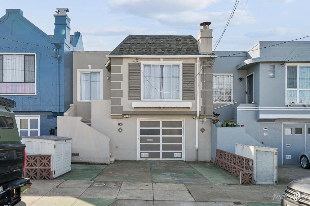 Primary Photo - 2131 44th Ave