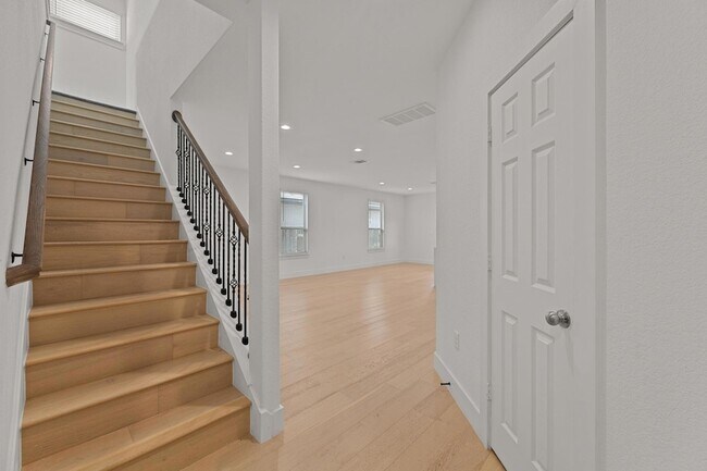 Building Photo - 322 Bonnet Blvd