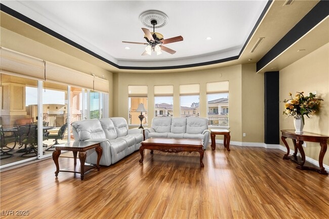 Building Photo - 9145 Tesoras Dr