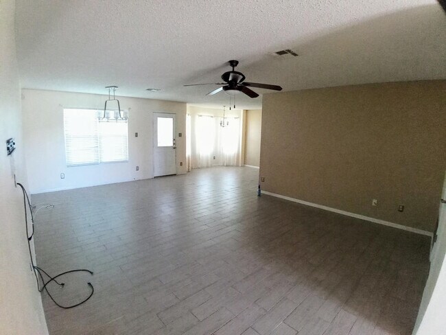 Building Photo - 4201 Janelle Ct