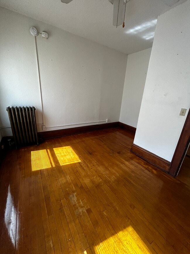 Bedroom - 410 5th St NE