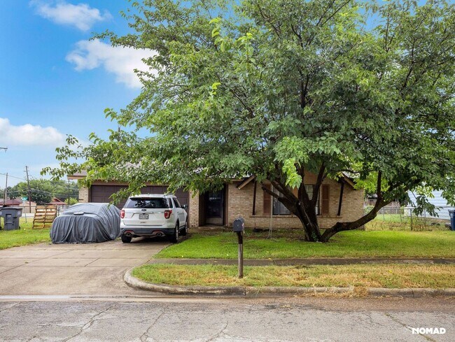 Charming 4BR House in Lancaster - Charming 4BR House in Lancaster