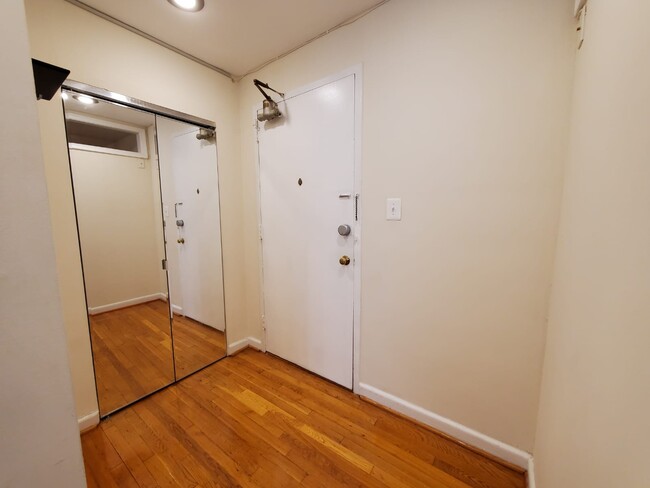 Foto del edificio - 1200 S Arlington Ridge Rd