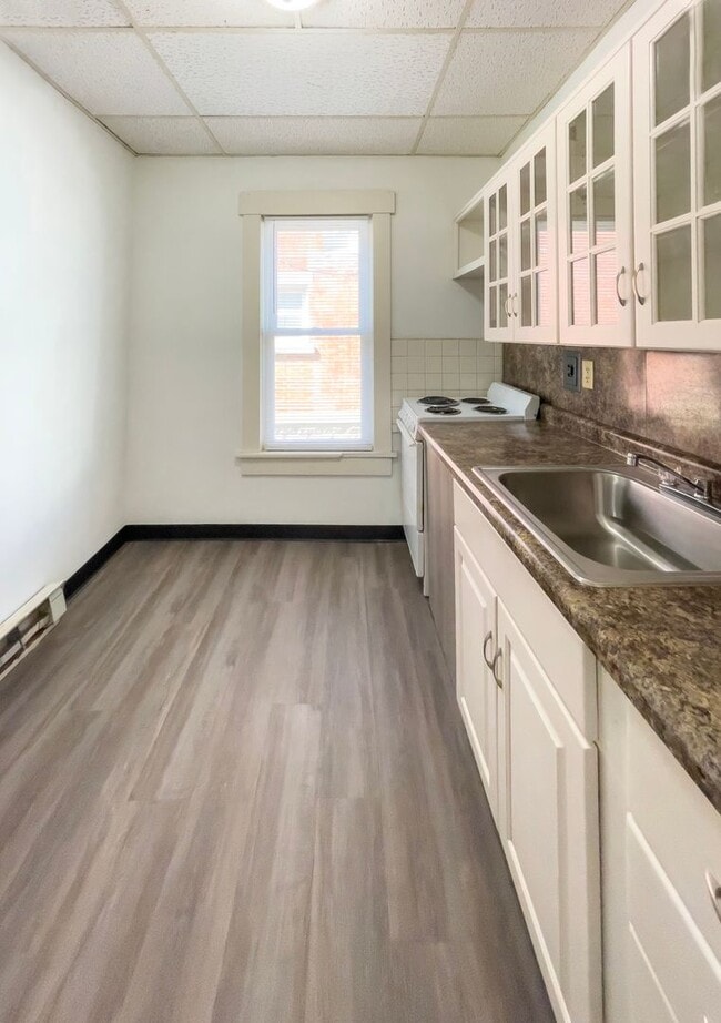 Building Photo - Charming 1-Bedroom Apartment Near Ball State!