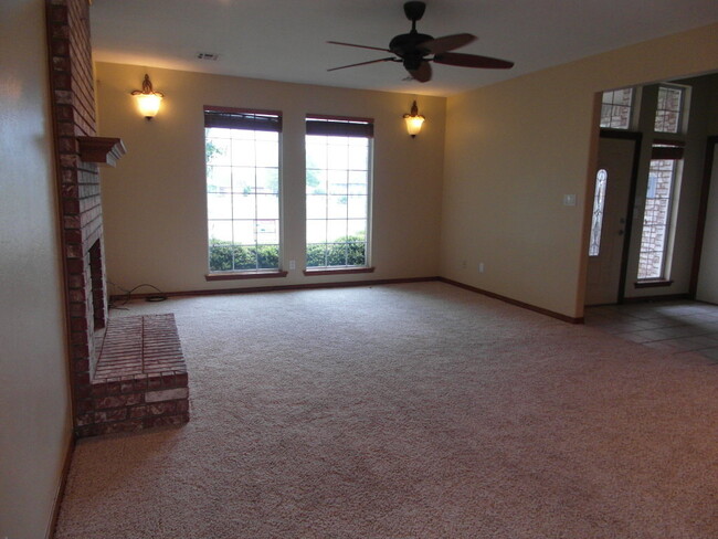 Building Photo - Pets Negotiable!!! NEW PICTURES COMING SOO...
