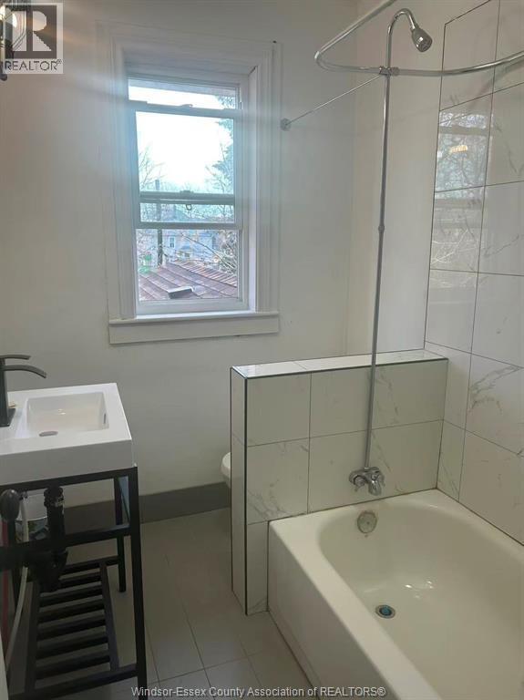 Photo du bâtiment - 3221 Baby St