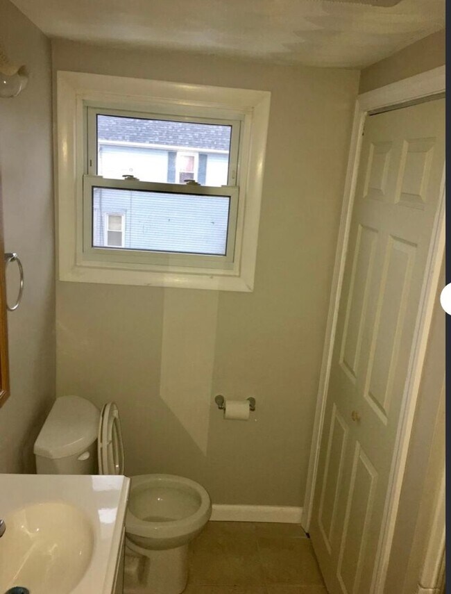 31 Southwick St Unit 33 Left, Chicopee, MA 01020 Room for Rent in