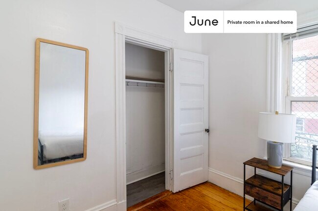 Foto del edificio - Room in Shared 4 bed/1 bath home in JFK/UMass