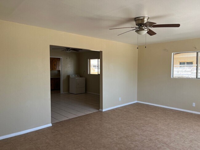 Building Photo - Wonderful Lower Valley Home!