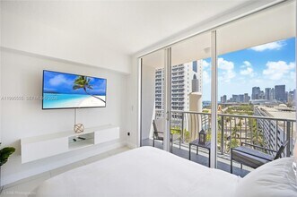 Building Photo - 1750 N Bayshore Dr