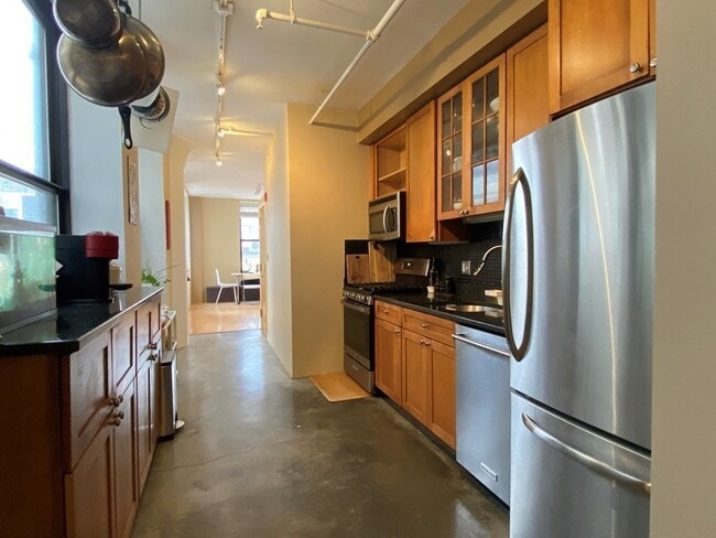 Building Photo - 453 Washington St