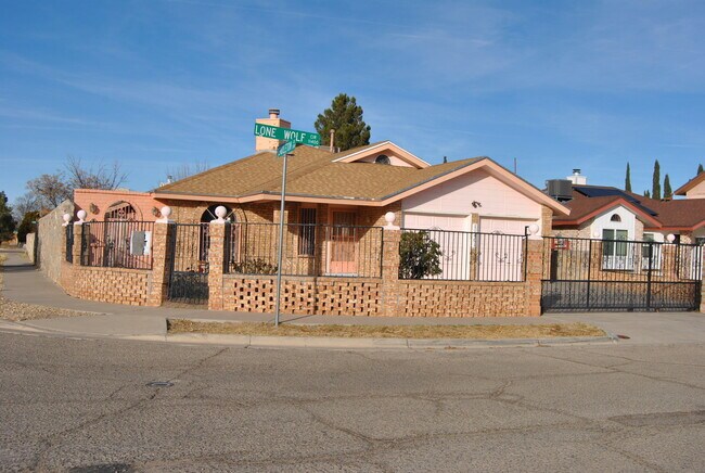 Foto del edificio - 11401 Lone Wolf Cir
