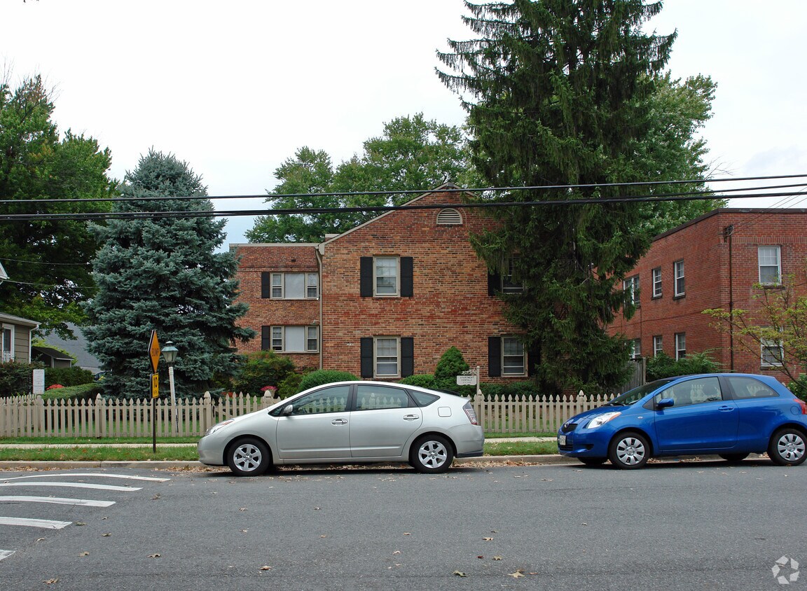 Foto del edificio - 10410 Fawcett St