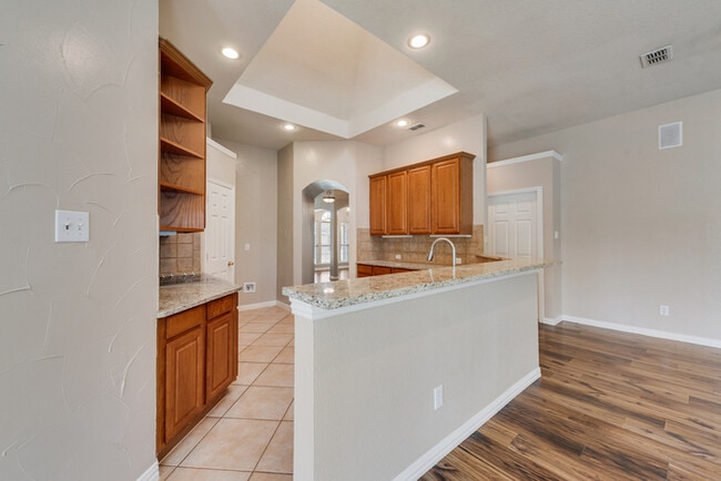 Building Photo - 7900 Brookmount St