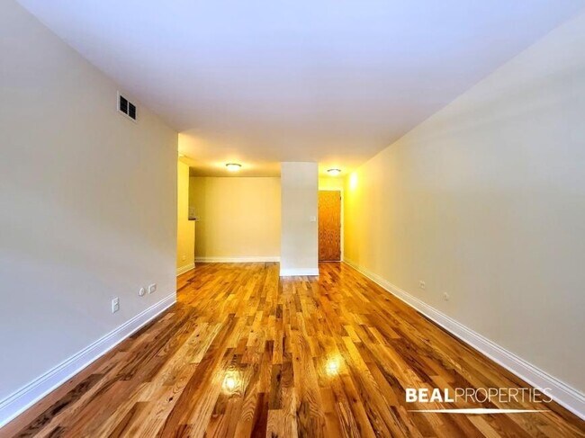 Building Photo - 1 bedroom in CHICAGO IL 60614