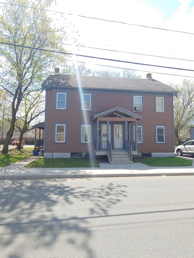 10 New Pruyn St, Glens Falls, NY 12801 Rentals in Glens Falls at 10 New