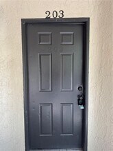 Building Photo - 633 Buoy Ln