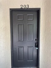 Building Photo - 633 Buoy Ln