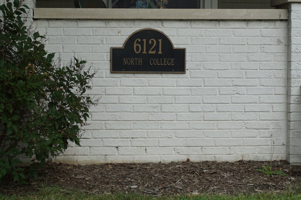 Primary Photo - 6121 N College Ave