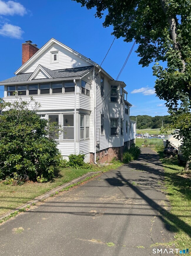 Foto del edificio - 243 Harbor St