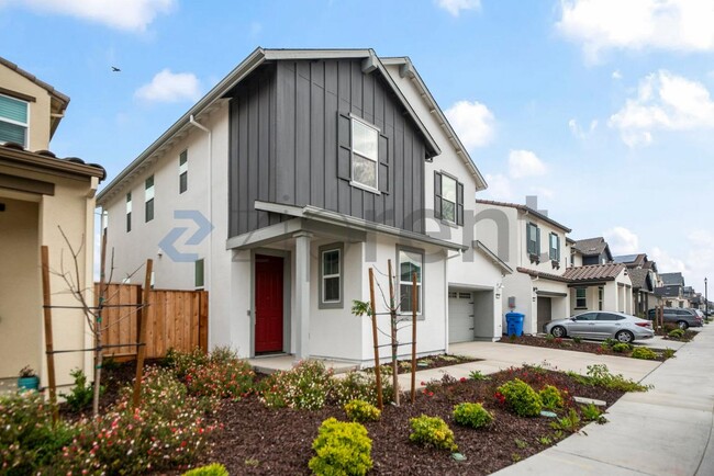 Building Photo - 3375 Tibidabo St