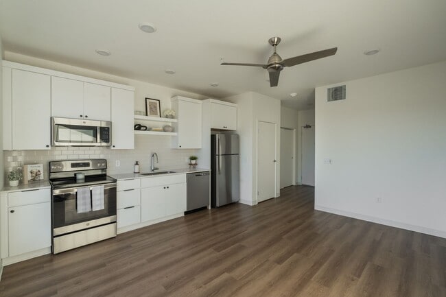 Interior Photo - Reserve At Jordan Creek