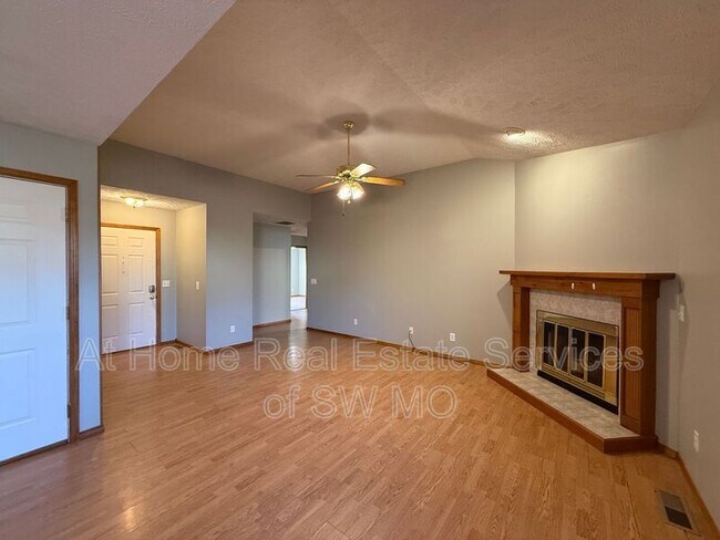 Building Photo - 4027 W Mesa St