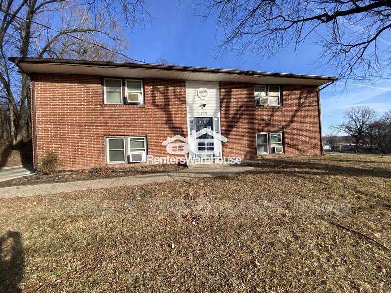 Primary Photo - 229 College Ave