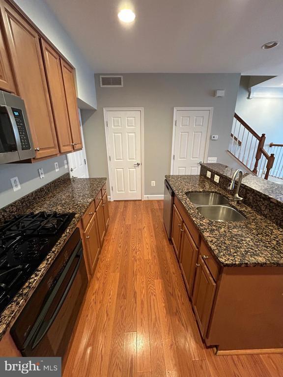 Building Photo - 2400 Brookmoor Ln