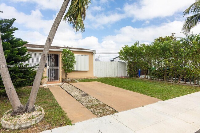 Foto del edificio - 3165 SW 27th Ln