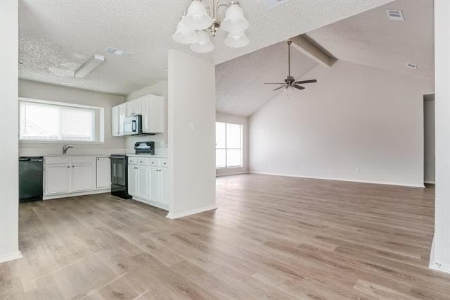 Building Photo - 900 Blewitt Dr