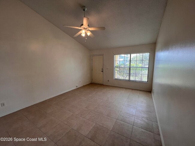 Foto del edificio - 818 7 Gables Cir SE
