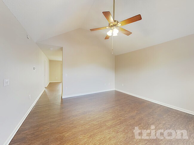 Foto del edificio - 979 Stinson Glen Ln