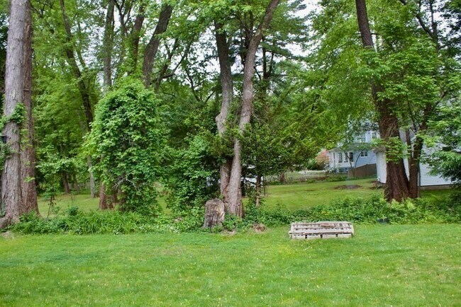 Building Photo - 203 Boston Post Rd